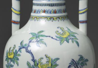 图片[3]-Dragon-handled vase with auspicious symbols of happiness and longevity in doucai painted enamels, Qing dynasty (1644-1911)-China Archive